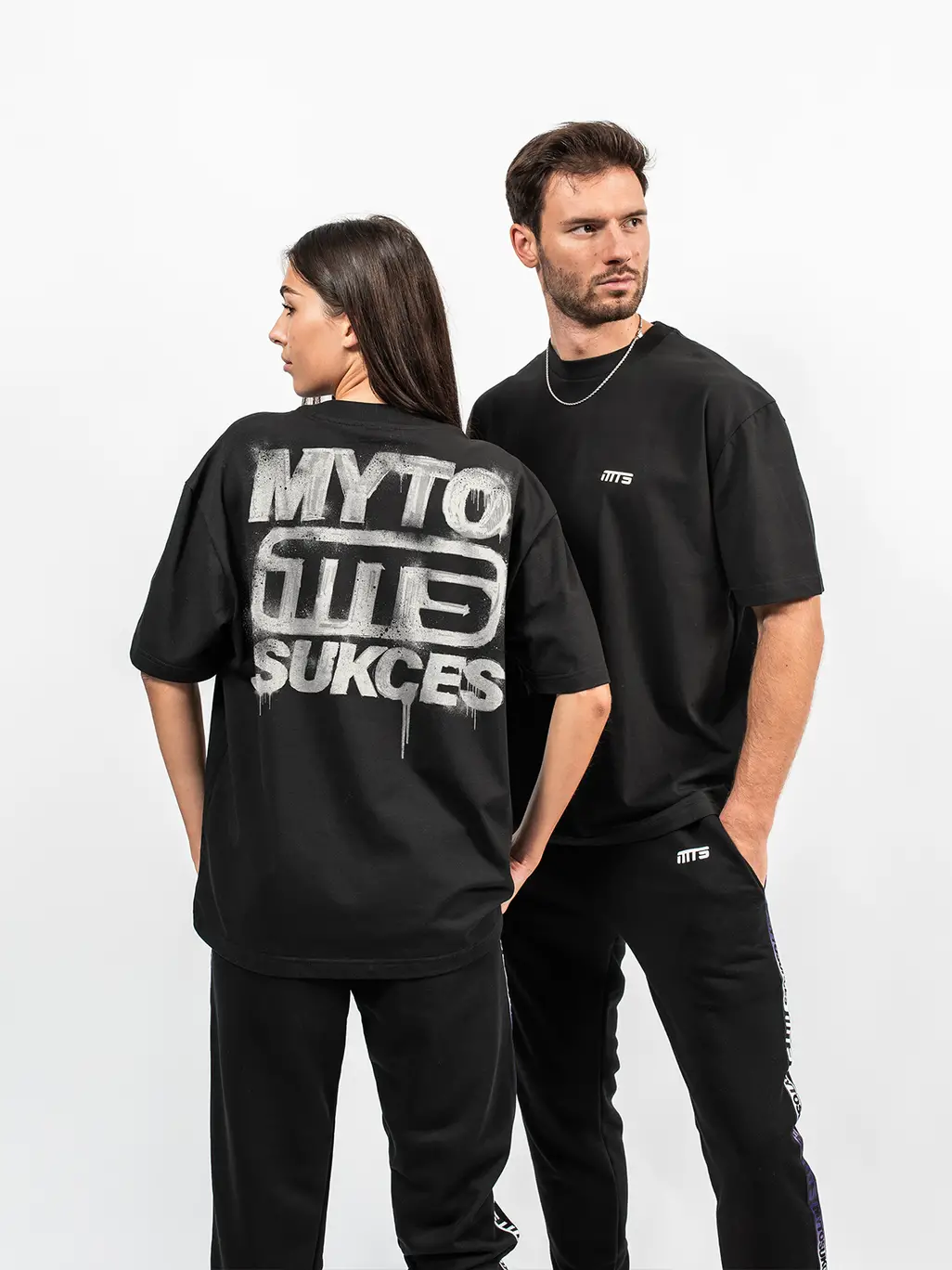 KOSZULKA-CZARNA-OVERSIZE-Z-